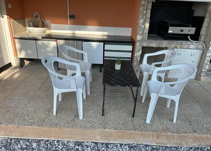 Dora House With Wifi And Outdoor Swimming Pool