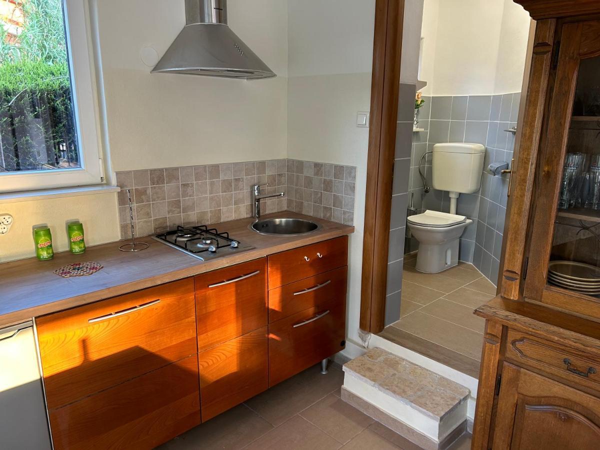 Hébergement de vacances Dora House With Wifi And Outdoor Swimming Pool *