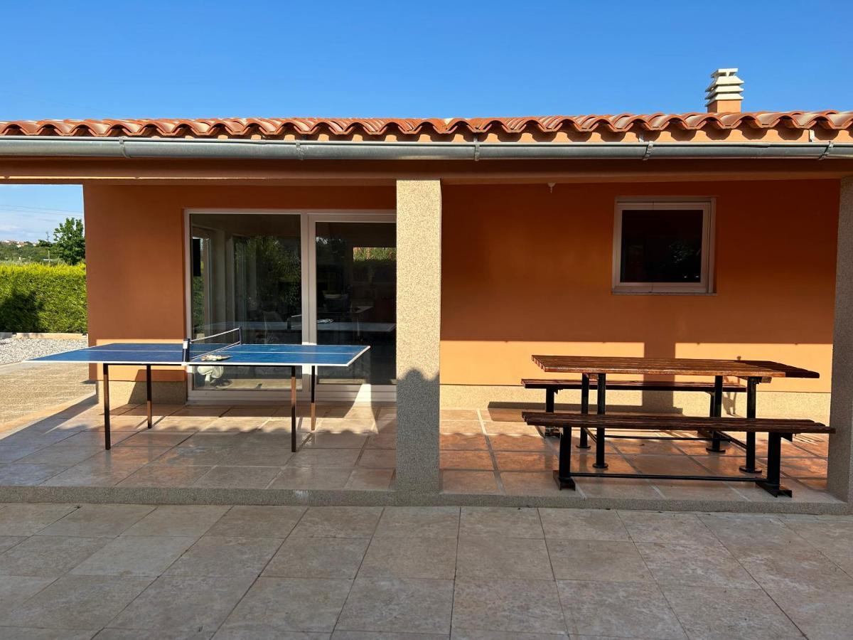 Hébergement de vacances Dora House With Wifi And Outdoor Swimming Pool *