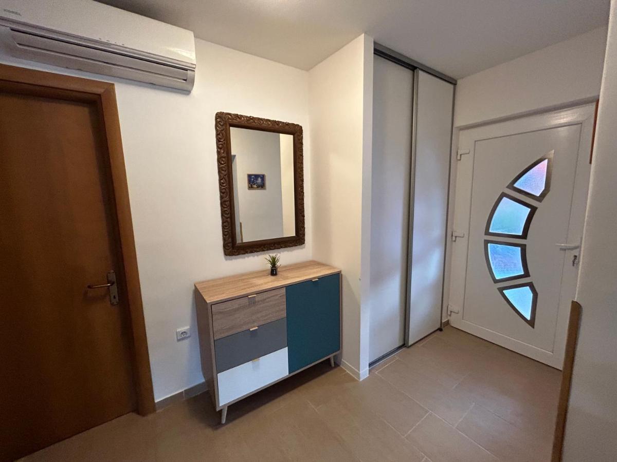 Hébergement de vacances Dora House With Wifi And Outdoor Swimming Pool *