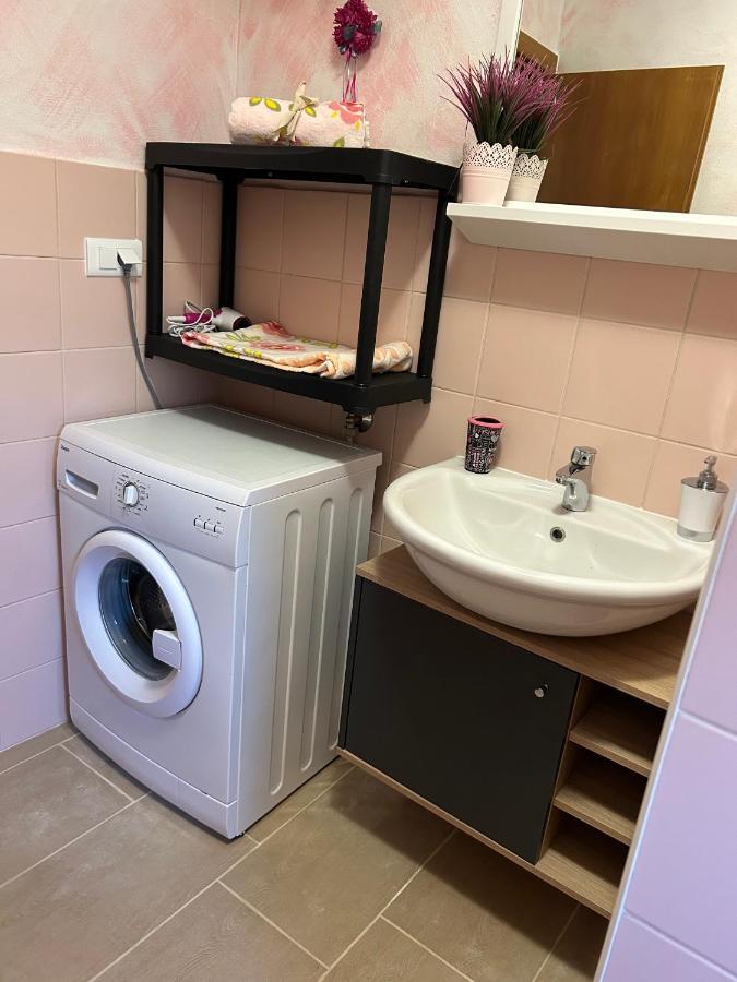 Hébergement de vacances Dora House With Wifi And Outdoor Swimming Pool *