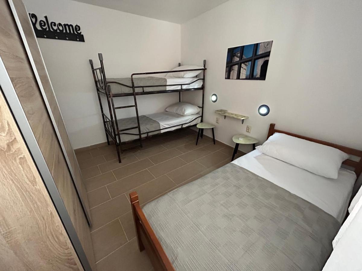 Hébergement de vacances Dora House With Wifi And Outdoor Swimming Pool *